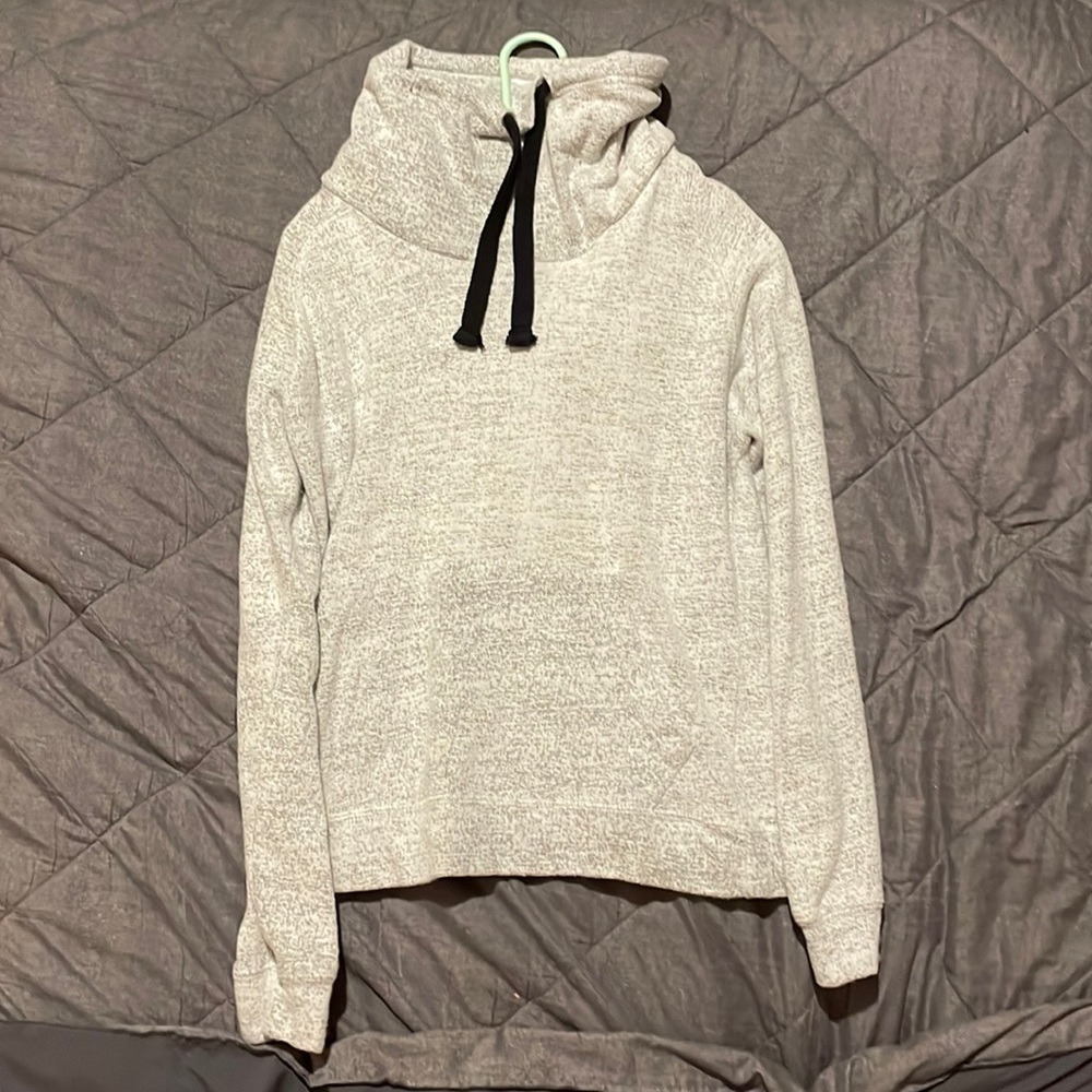 Forever 21 men’s turtleneck sweater